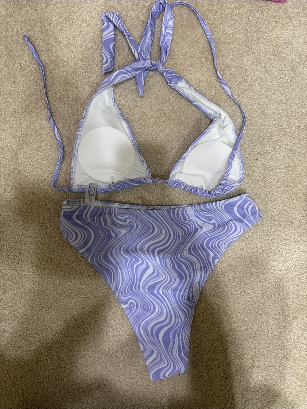Bikini - Picture 2 of 3